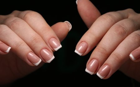 Healthy Nails 101 – Expert Tips for Stronger, Beautiful Nails