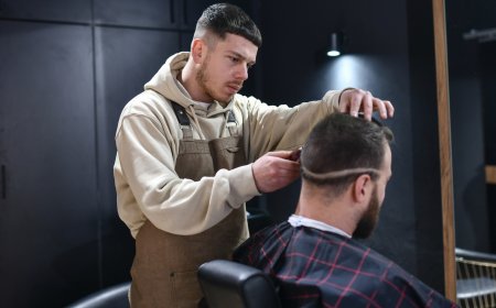 The Science of a Perfect Haircut – How Barbers Shape Your Look