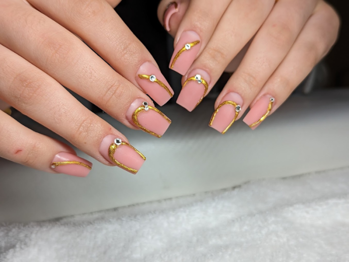 Glamorosa Nails & Spa